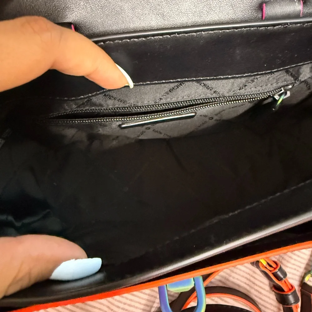 Manhattan Medium Contrast-Trim Leather Satchel - Picture 3 of 5